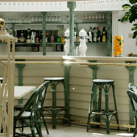 Saint Sauveur Hotel 3*