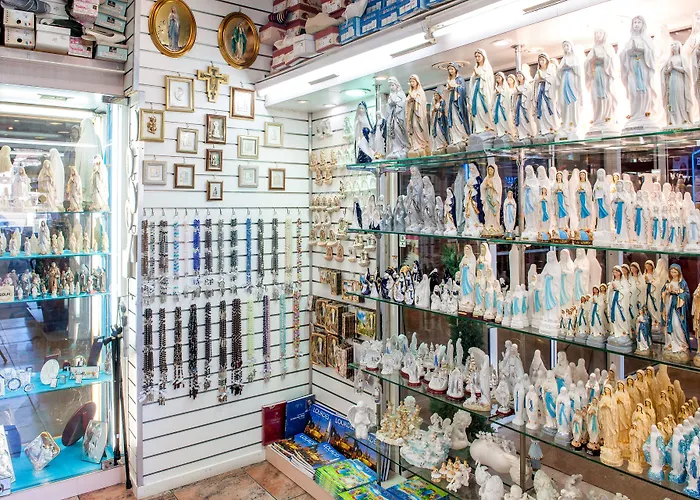 Saint Sauveur Отель