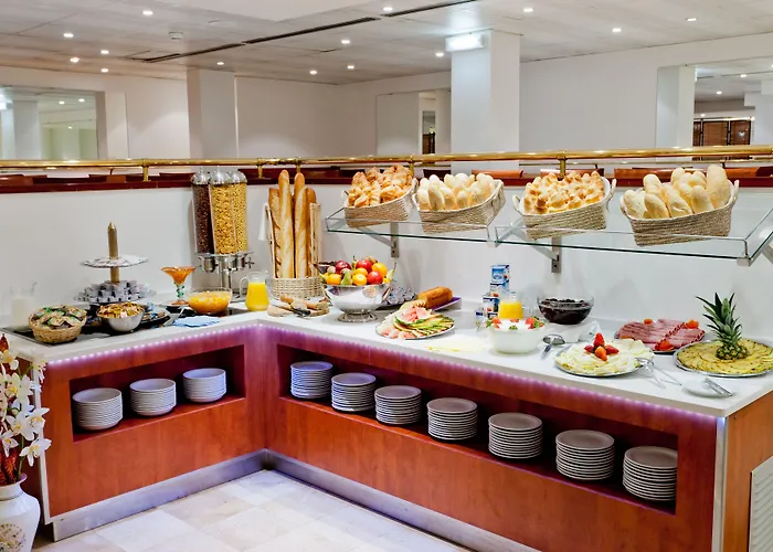 オテル サン ソーヴール 3* ルルド