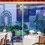 Saint Sauveur Otel 3*