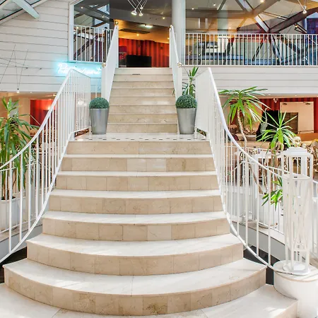 Saint Sauveur Hotell 3*