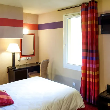 Saint Sauveur Hotell 3*