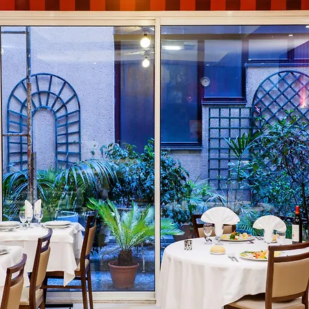 Saint Sauveur Hotell 3*