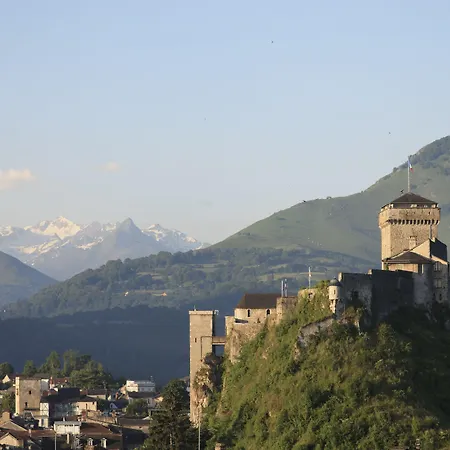 Saint Sauveur Hotell 3*