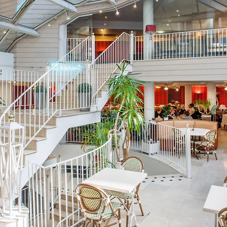 Saint Sauveur 호텔 3*