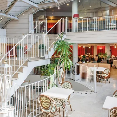 Saint Sauveur Hotell 3*