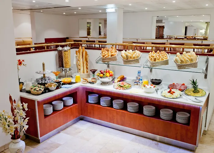 Отель Saint Sauveur 3*