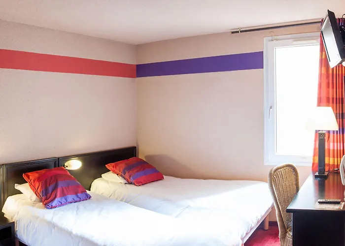 Saint Sauveur Отель