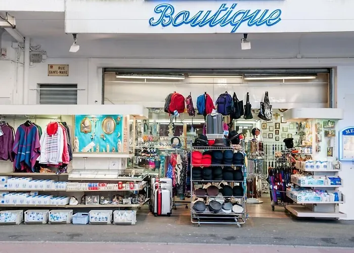 Saint Sauveur Лурд